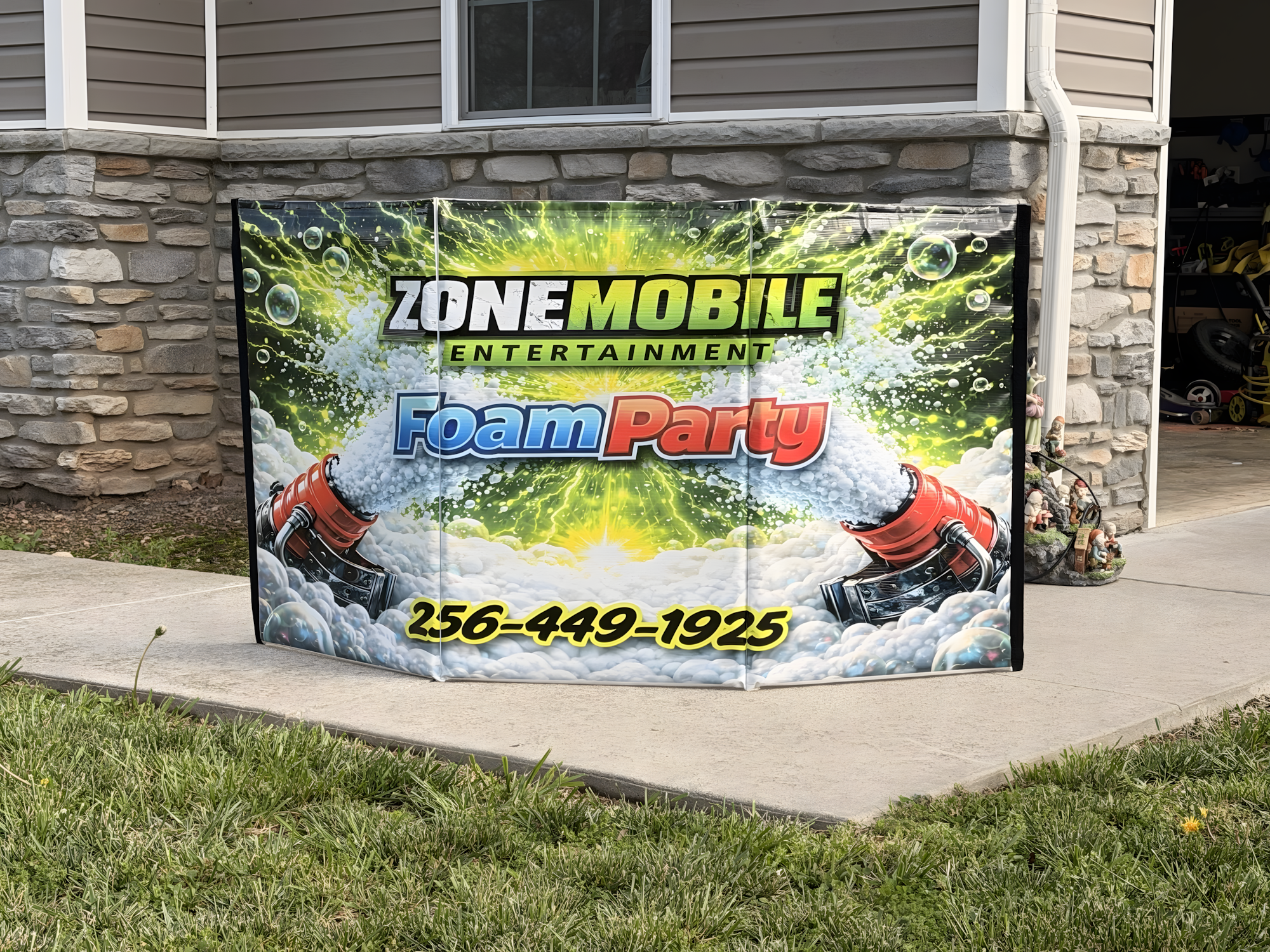 CUSTOM 3 PANNEL FOAM BARRICADE